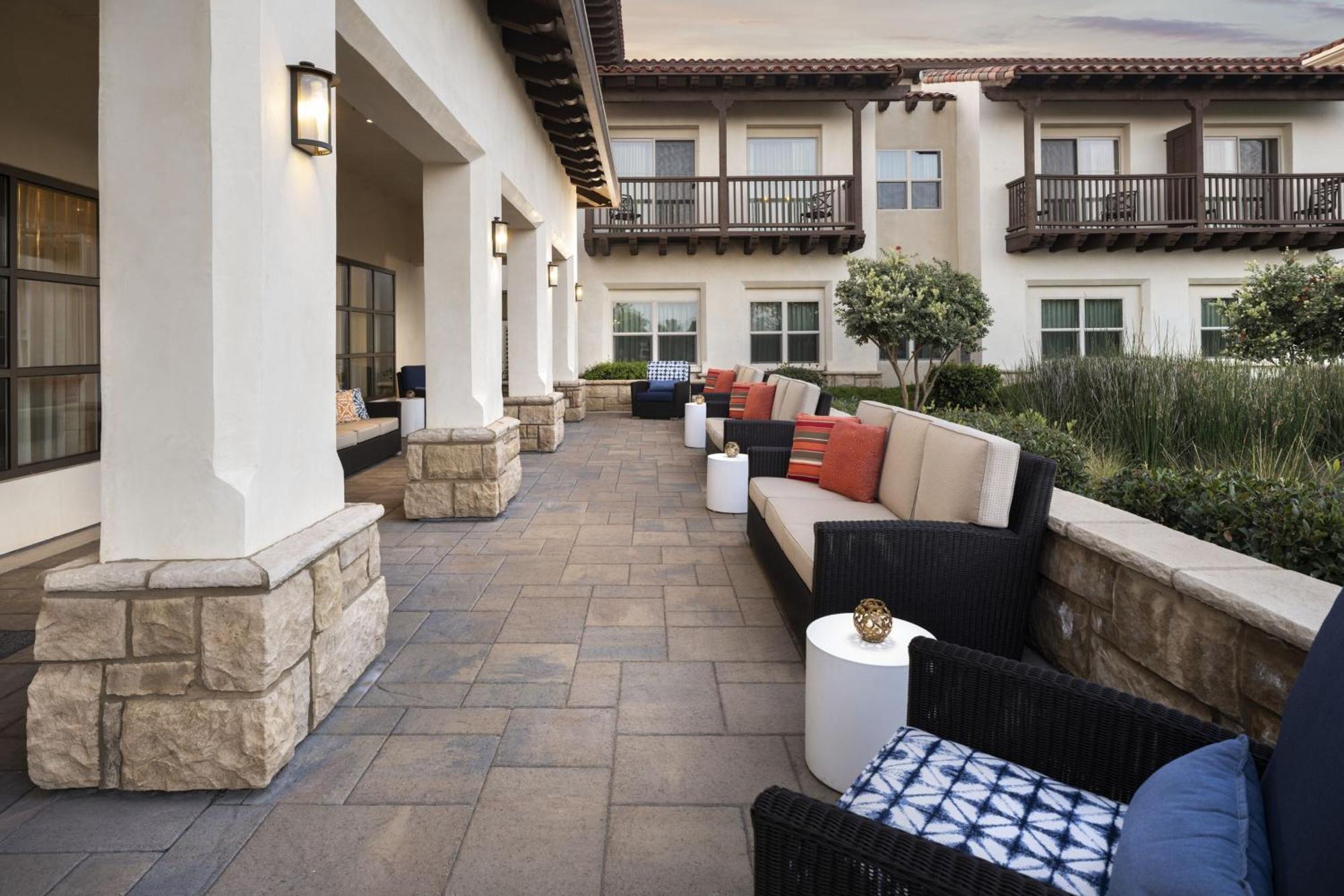 Residence Inn By Marriott Santa Barbara Goleta Екстер'єр фото